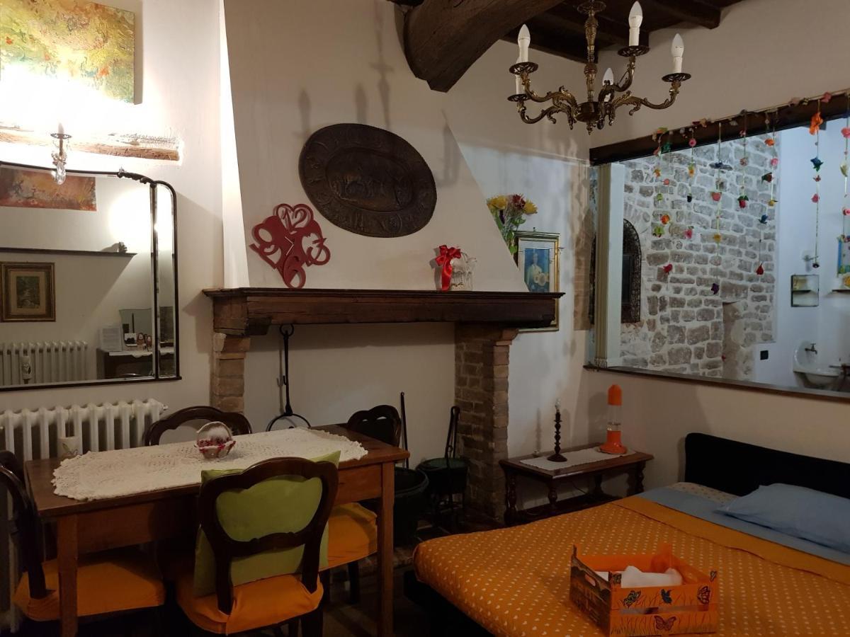 Non Ditelo Al Duca - Lo Spagna Spolète Extérieur photo