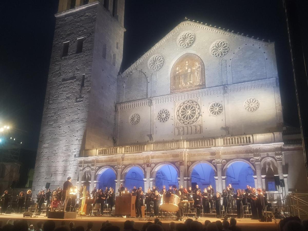 Non Ditelo Al Duca - Lo Spagna Spolète Extérieur photo