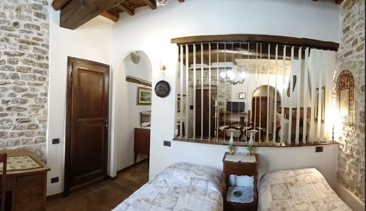 Non Ditelo Al Duca - Lo Spagna Spolète Extérieur photo